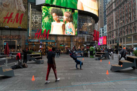 NEW YORK, USA - MAY 4 2019 -  young Break dancers show in Times Dquareのeditorial素材