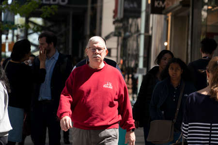 NEW YORK, USA - MAY 6 2019 - Regularly referred to as the most expensive street in the world, Nyc 5th Avenue runs down the center of Midtown Manhattanのeditorial素材