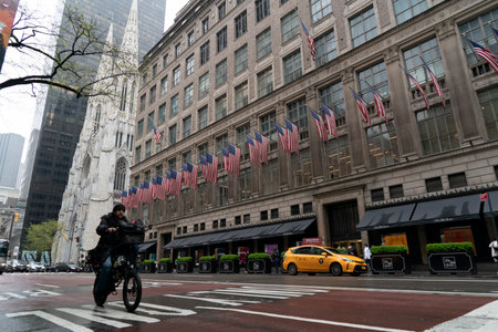 NEW YORK, USA - MAY 5 2019 - NYC streets in Manhattan are congested with traffic jamのeditorial素材