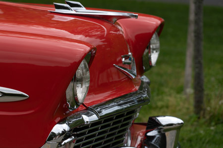 ST MICHALES, MARYLAND - USA - APRIL 26 2019 - Vintage old car parade in old town village streets full of touristsのeditorial素材