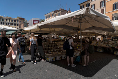ROME, ITALY - JUNE 16 2019 - campo dei fiori place market crowded of tourist on sunday sunny dayのeditorial素材