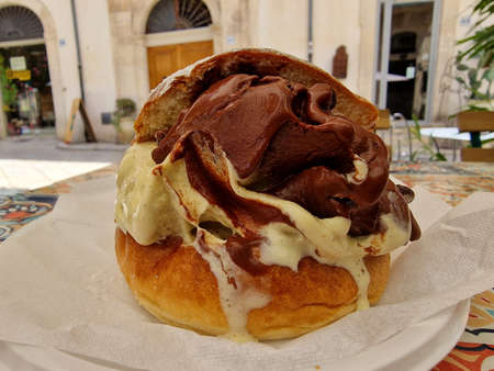 sicily brioche ice cream dessert sweetの写真素材