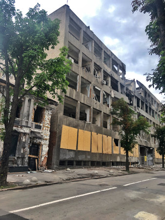 23.06.2022 Ukraine, Kharkov. war in Ukraine. Broken house from a rocket attack. Lets pray for Ukraine, Stop the war in Ukraineのeditorial素材
