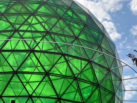 In the winter of 2025, the green dome of the viewing platform in the southern city square of China.