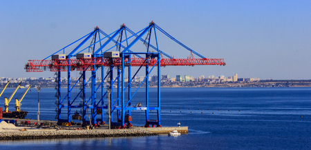 Cranes in the cargo portの写真素材