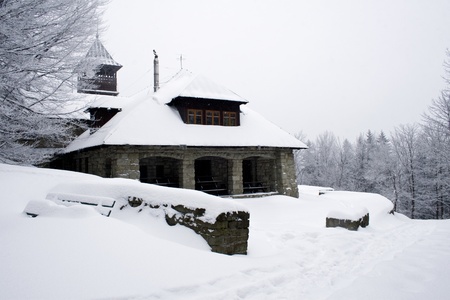 Old shelter in polish mountains Beskidy  Winter landscape の写真素材
