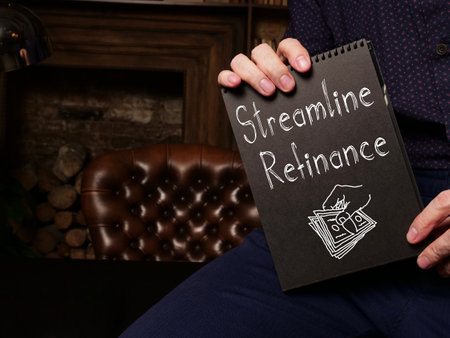 Streamline Refinance is shown on the notepadの写真素材