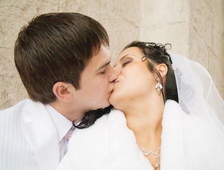 A couple on their wedding  is canoodleing の写真素材