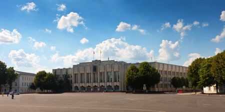 View of Yaroslavl -  central square in front of the city administrationのeditorial素材