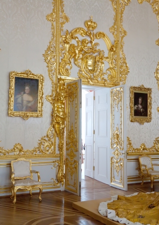 ST.PETERSBURG, RUSSIA - AUGUST 2: Interior of Catherine Palace in August 2, 2012 in St.Petersburg, Russia. The former imperial palace.  Building is laid in 1717 on orders of Catherine I. Now a museumのeditorial素材