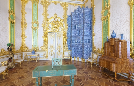 ST.PETERSBURG, RUSSIA - AUGUST 2: Interior of Catherine Palace in August 2, 2012 in St.Petersburg, Russia. The former imperial palace.  Building is laid in 1717 on orders of Catherine I. Now a museumのeditorial素材