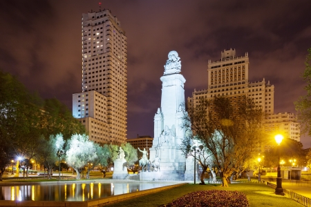 Night kind of Madrid. Spain Square includes Cervantes Monument のeditorial素材