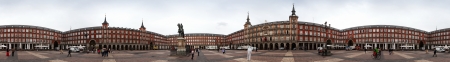MADRID, SPAIN - APRIL 26: Full panorama of of Plaza Mayor in April 26, 2013 in Madrid, Spain. One of the central square of the capital, built during the Habsburgのeditorial素材
