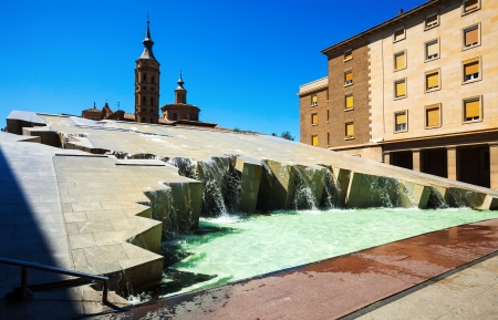 ZARAGOZA, SPAIN - JULY 4: Fuente de la Hispanidad in July 4, 2013 in Zaragoza, Spain. The fountain is located on Plaza del Pilar, built as part of the reconstruction made in 1991のeditorial素材