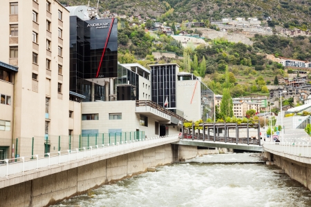 NDORRA LA VELLA, ANDORRA - MAY 8: Gran Valira river at center of city  in May 8, 2013 in Andorra la Vella, Andorra.  Gran Valira is  river flows through capital city located in the east Pyrenees のeditorial素材