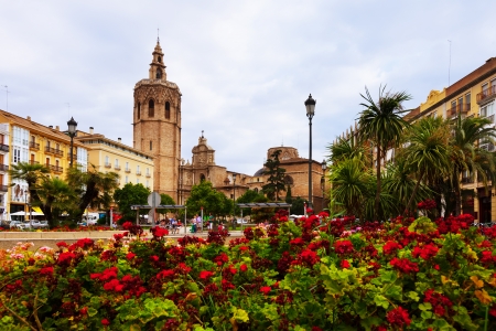 VALENCIA, SPAIN - AUGUST 27: Plaza de la Reina and Micalet tower and Cathedral on August 27, 2013 in Valencia, Spain.のeditorial素材