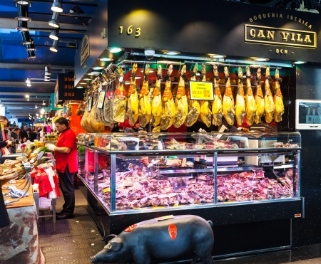 BARCELONA, SPAIN - MARCH 28: hamon at Boqueria market in March 28, 2013 in Barcelona, Spain. The market has been known since 1217. Now - one of the city's foremost tourist landmarks
のeditorial素材