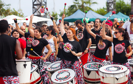 BARCELONA, CATALONIA - SEPTEMBER 8: Dia de Brasil - Festival of Culture of Brazil on Septebmer 8, 2010 in Barcelona, Catalonia.
Batala drummers -  international music group that plays  sambaのeditorial素材