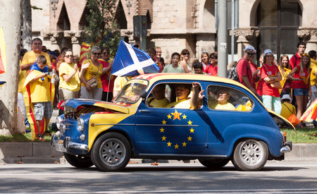 BARCELONA, SPAIN - SEPTEMBER 11, 2014: Car at rally demanding independence for Catalonia. Barcelona, Spainのeditorial素材