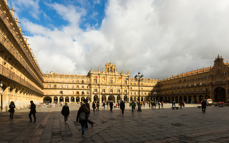 SALAMANCA, SPAIN - NOVEMBER 17, 2014: Plaza Mayor located in  center of old cityのeditorial素材