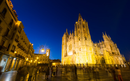 Wide angle shot of Leon Cathedral in nightの写真素材
