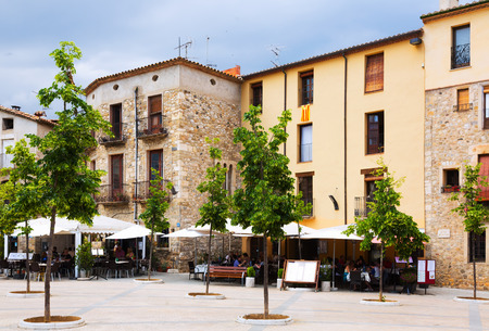 BESALU, SPAIN - MAY 31, 2015:  Town square in Besalu. Cataloniaのeditorial素材
