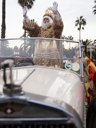 BARCELONA, SPAIN â JANUARY 5, 2017:  Three Kings taking car ride through gathered people during festival. Barcelona, Cataloniaのeditorial素材