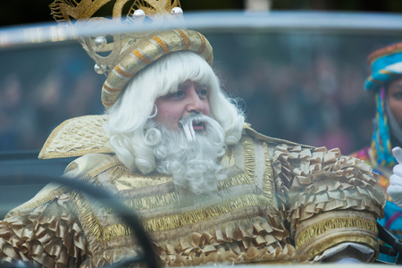 BARCELONA, SPAIN â JANUARY 5, 2017:  Three Magi driving in cars in cortege through crowd during celebration. Barcelona, Spainのeditorial素材