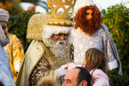 BARCELONA, SPAIN â JANUARY 5, 2017:  Three Magi collecting childrenâs letters at port during celebration. Barcelona, Spainのeditorial素材