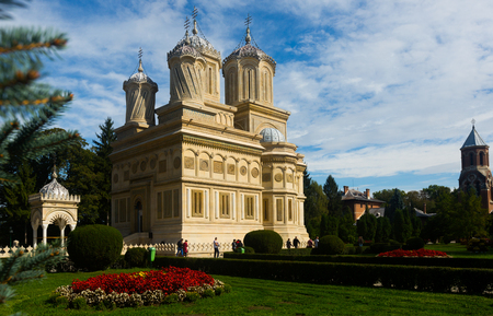 CURTEA DE ARGEW, ROMANIA - SEPTEMBER 22, 2017:
Image of Cathedral in romanian city Curtea de Argew outdoor.のeditorial素材