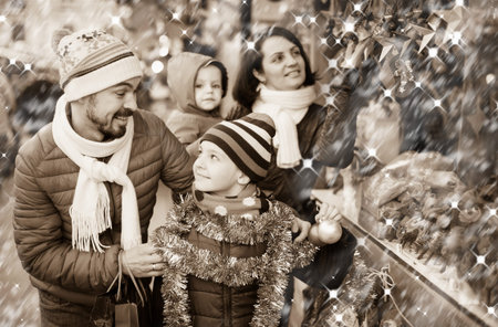Family-related christmas decoration