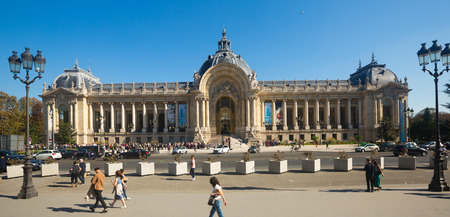 PARIS, FRANCE - OCTOBER 10, 2018:  View of famous Petit Palais â museum of fine arts in Paris, on blue sky backgroundのeditorial素材