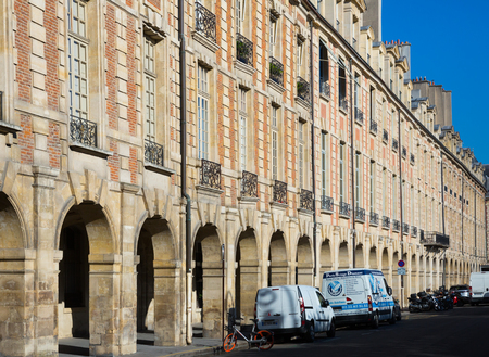 PARIS, FRANCE - October 10, 2018: View of house with arcades on famous Place des Vosgesのeditorial素材