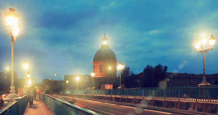 Night view of Toulouse, Saint-Pierre Bridge and Hospital de la Grave domeの写真素材