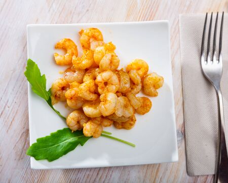 Grilled shrimps with arugulaの写真素材