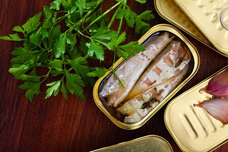 Image of  deliciously tinned fillet of mackerel  in sunflower oil  の写真素材