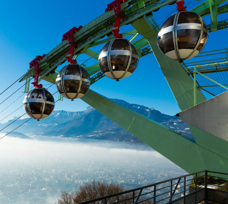 Cityscape with cable cars in Grenoble in autumn, Franceの写真素材