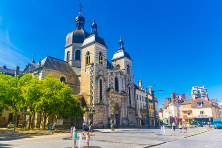 Church Saint-Pierre in Chalon-sur-Saone city, Franceのeditorial素材