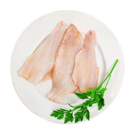 Unprepared chicken fillets