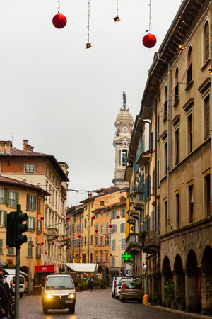 BERGAMO, ITALY - JANUARY 5, 2022: Landscape of the Christmas streetsのeditorial素材