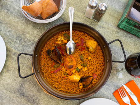 paella in paella panの写真素材