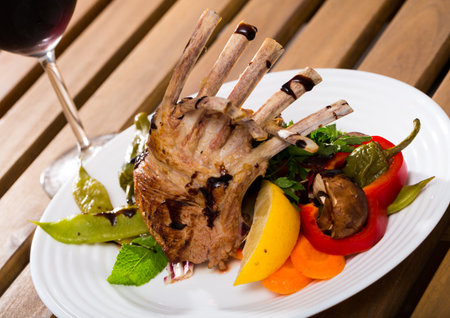 Roasted rectangle lamb rackの写真素材