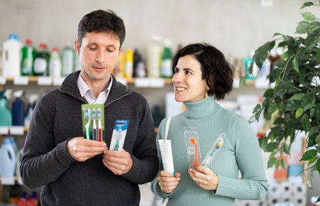 Husband and wife buy toothbrushesの写真素材