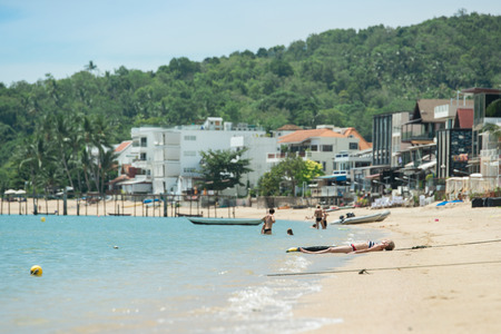 SAMUI - THAILAND, JULY 26 : Tourists sunbathing at samui islands, July 26, 2015のeditorial素材