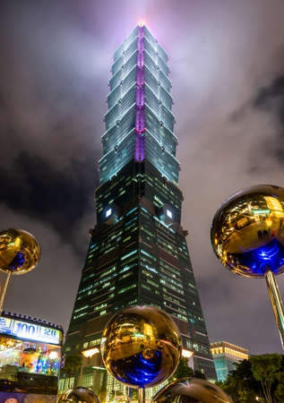 night view of Taipei 101 skyscrapers in Taipei, Taiwan.のeditorial素材