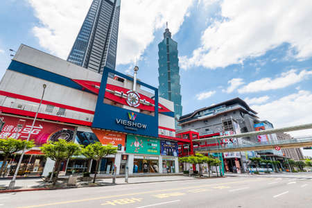 view of Taipei 101 skyscrapers in Taipei, Taiwan. the Xinyi District is a prime shopping area in Taipei, anchored by a number of department stores and malls.のeditorial素材