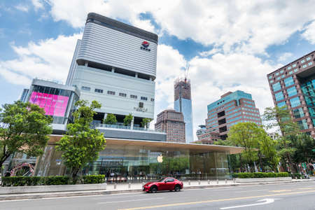 Apple store Xinyi A13 in Taipei, Taiwan, the new store features signature Apple architecture not seen in Taiwan before, similar to Apple's store in Chicago, Illinois.のeditorial素材