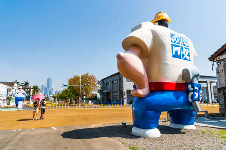 Tourists are visiting the bazaar activities held at the Pier-2 Art Center in the port of Kaohsiung, Taiwan.のeditorial素材