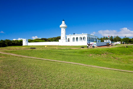 Tourists are visiting the Eluanbi Lighthouse in Pingtung, Taiwan.のeditorial素材