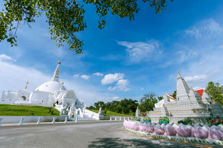 White Pagoda, Bueng Lat Thawi Temple At Phra Nakhon Si Ayutthaya province in Thailandのeditorial素材